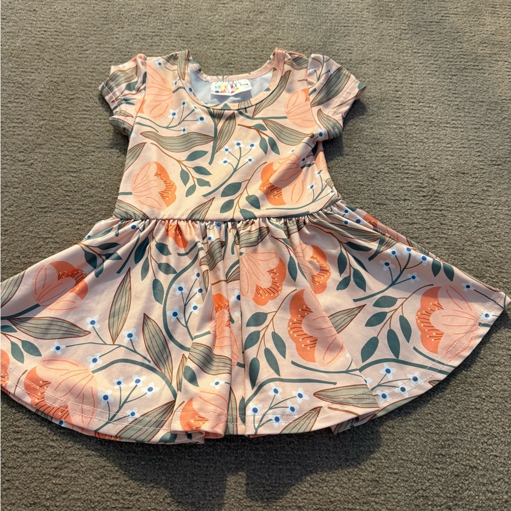⭐️3 for $25⭐️Dot Dot Smile Peach Floral Dress